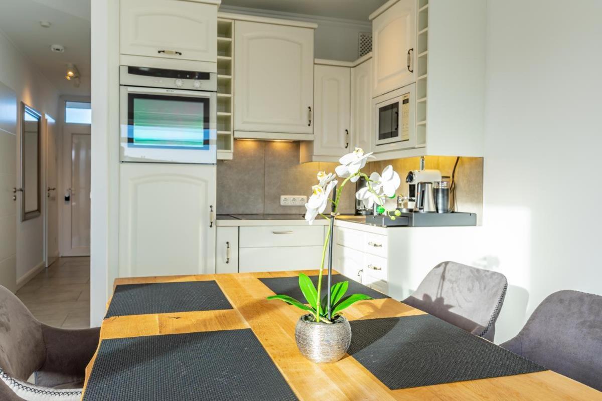 Scharbeutz 2- Zimmer- Luxus Apartment Mit Eigener Sauna Eksteriør billede